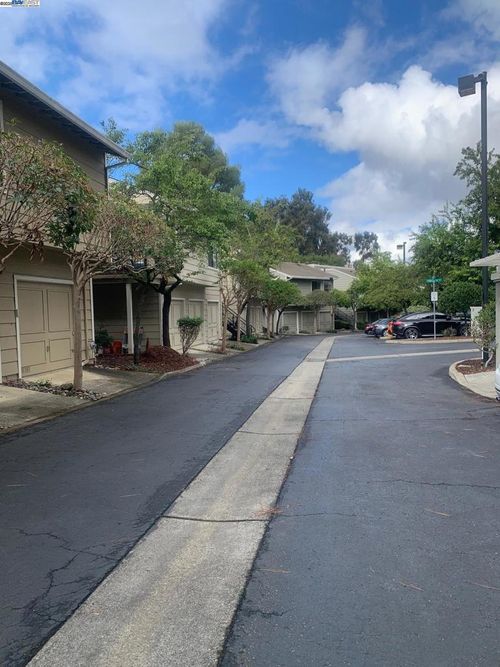 apt-3-2485 Saint Helena Dr, Hayward, CA, 94542-1661 | Card Image