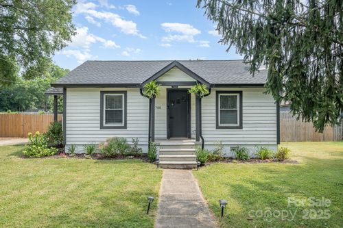 700 Perkins St, Lowell, NC, 28098-1823 | Card Image