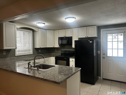 apt-b-4 Eastview Dr, New Milford, CT, 06776-5504 | Card Image