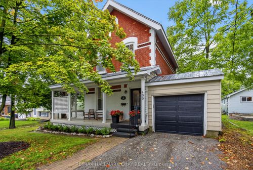 {{alt}} | Card Image