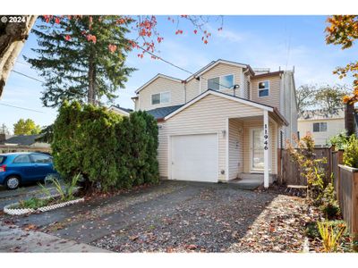 11946 Se Harold St, Home with 2 bedrooms, 2 bathrooms and 1 parking in Portland OR | Image 3