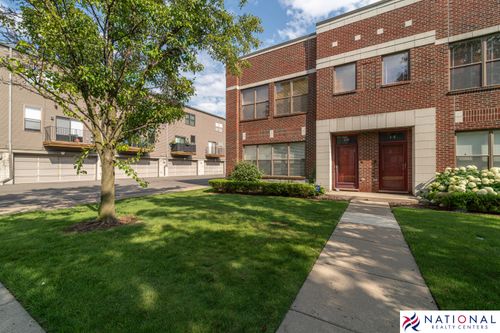 10 W Bethune Street, Detroit, MI, 48202 | Card Image