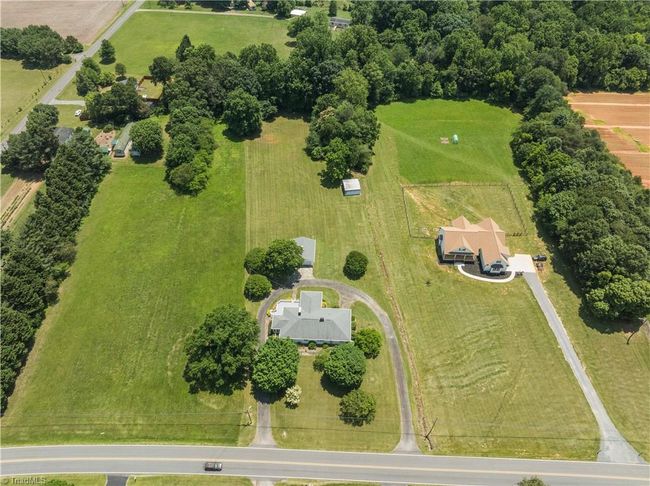2025 W Main St, House other with 3 bedrooms, 2 bathrooms and null parking in Yadkinville NC | Image 5