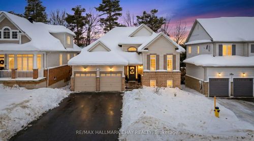 12 Oakmont Ave, Oro Medonte, ON, L0L2L0 | Card Image