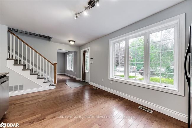 9 Sunnidale Rd, Home with 4 bedrooms, 2 bathrooms and 6 parking in Barrie ON | Image 11