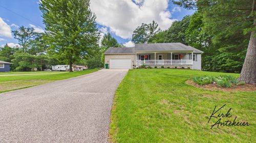1663 Hansen St, Muskegon, MI, 49445-1237 | Card Image
