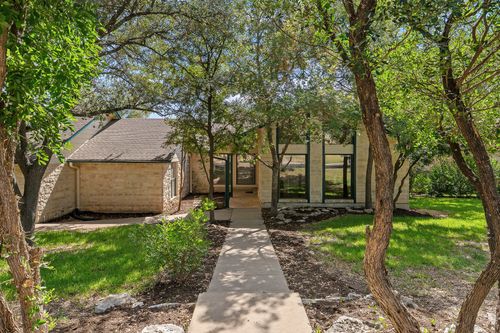 10706 Pickfair Dr, Austin, TX, 78750-4012 | Card Image