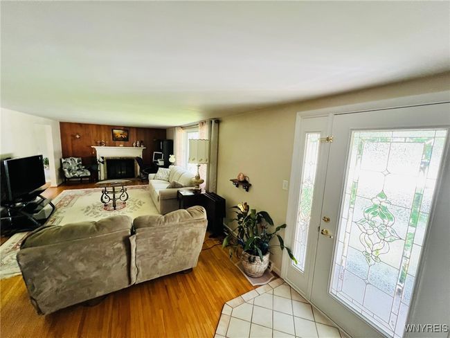 nice foyer | Image 14