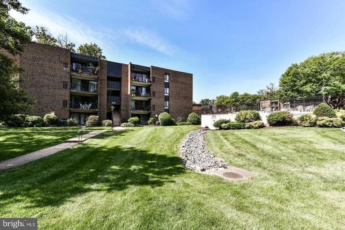 apt-203-7802 Dassett Ct, ANNANDALE, VA, 22003-4806 | Card Image