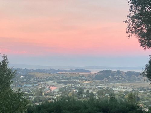 10 Fire Rd, Larkspur, CA, 94939-2132 | Card Image