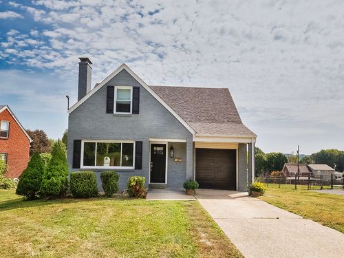 305 Prospect Cir, Lower Burrell, PA, 15068-2630 | Card Image