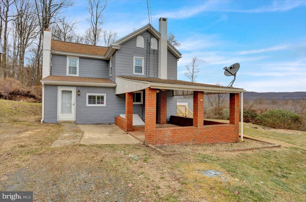 Killian Dr, Birdsboro, PA 19508