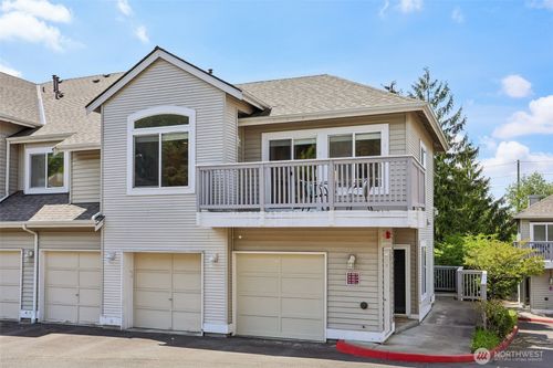 b303-440 S 51st Ct, Renton, WA, 98055-6389 | Card Image