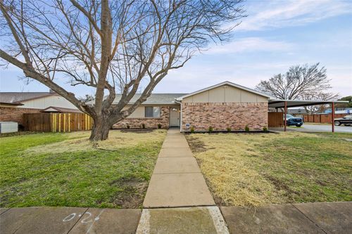 565 Park Center Blvd, Saginaw, TX, 76179-1142 | Card Image