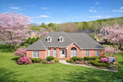 2831 Summerwind Dr Se, Decatur, AL, 35603-5122 | Card Image