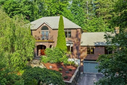 55 Meriam St, Lexington, MA, 02420-3638 | Card Image
