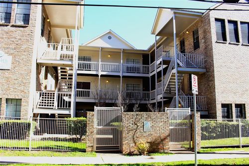 apt-101-715 W 22nd 1/2 St, Austin, TX, 78705-5142 | Card Image