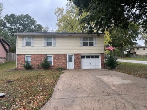 5876 Oakley Ave, Kansas City, MO, 64119-2470 | Card Image