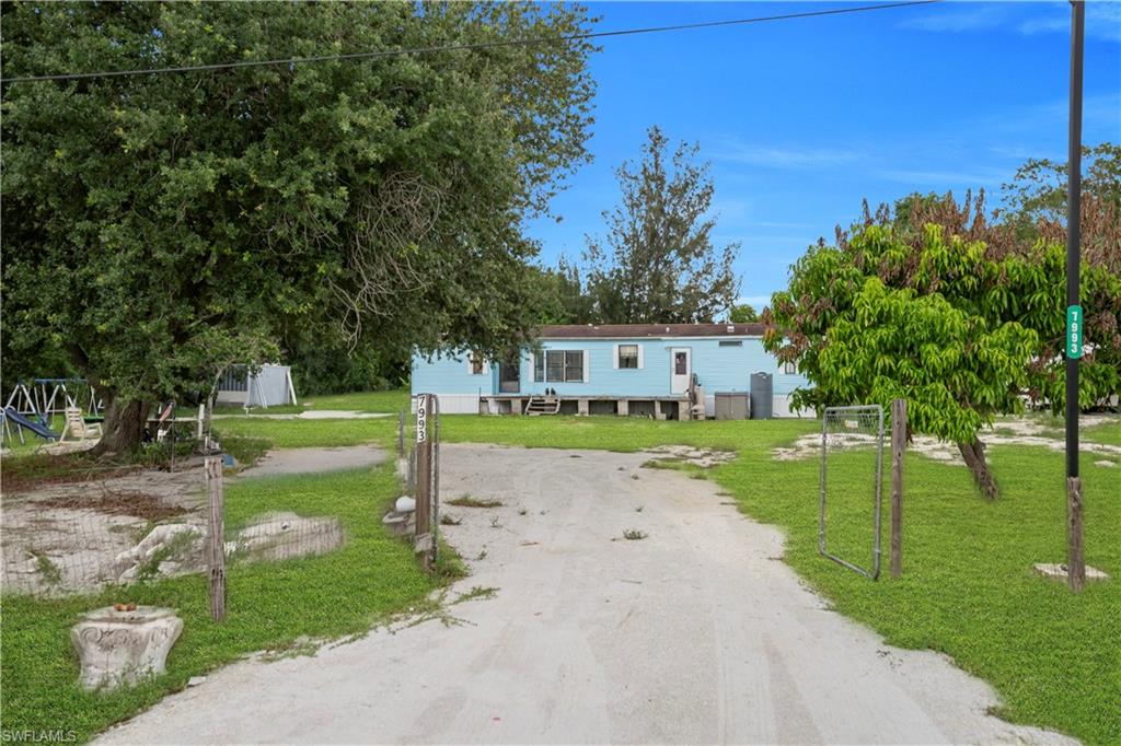 Residential in NORTH FORT MYERS 2