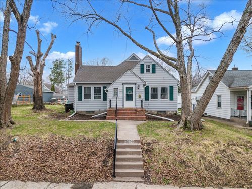 2824 Tremont Ave, Davenport, IA, 52803-1755 | Card Image