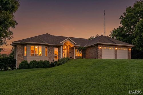 750 W Walsh St, Montgomery City, MO, 63361-2618 | Card Image
