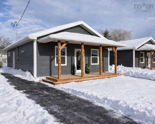 54 Oak St, Pictou, NS, B0K1H0 | Card Image