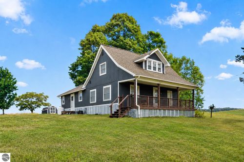 9649 E 48 Rd, Cadillac, MI, 49601-9514 | Card Image