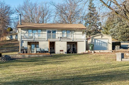 5249 N Lakeshore Dr, Brooklyn, IA, 52211-9554 | Card Image