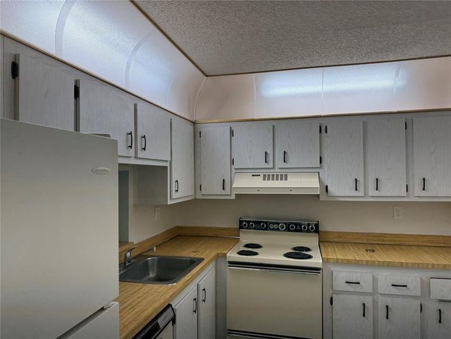 APT-3115 - 1820 N Lauderdale Ave, Condo with 2 bedrooms, 2 bathrooms and null parking in North Lauderdale FL | Image 4