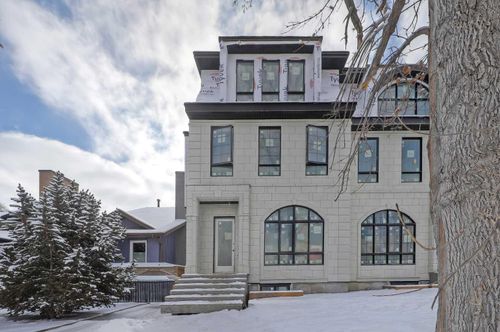 2231 2 Ave Nw, Calgary, AB, T2N0H1 | Card Image