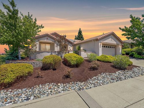 2090 Fallen Leaf Ln, Lincoln, CA, 95648-8733 | Card Image