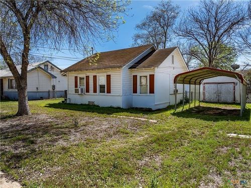 230 Thornton St, Gonzales, TX, 78629-3434 | Card Image