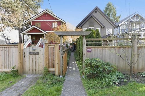 3428 W 7th Ave, Vancouver, BC, V6R1W1 | Card Image