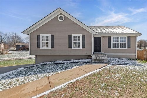 504 Se Chase Court, Blue Springs, MO, 64014 | Card Image