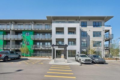 2211 - 350 Livingston Common Ne, Condo with 1 bedrooms, 1 bathrooms and 1 parking in Calgary AB | Image 1