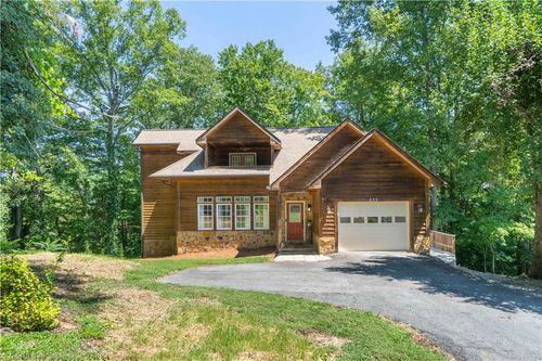 833 E Country Club Rd, Mount Airy, NC, 27030-2414 | Card Image