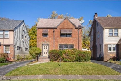 3575 Grosvenor Rd, Cleveland Heights, OH, 44118-2628 | Card Image