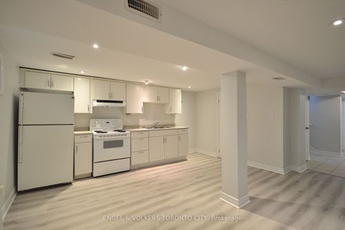 bsmt-190 Cherrywood Dr, Newmarket, ON, L3Y2X8 | Card Image