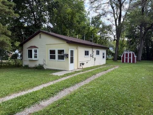 147 Valley Ave, Alma, MI, 48801-2433 | Card Image