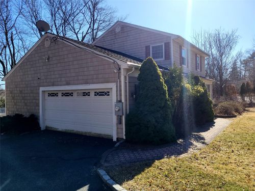 3 Eden Drive, Brookhaven, NY, 11790 | Card Image