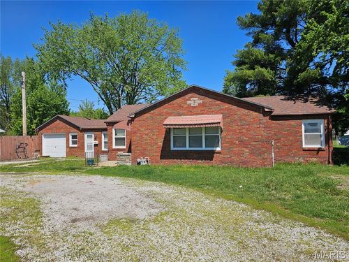1331 E Union Ave, Litchfield, IL, 62056-1768 | Card Image