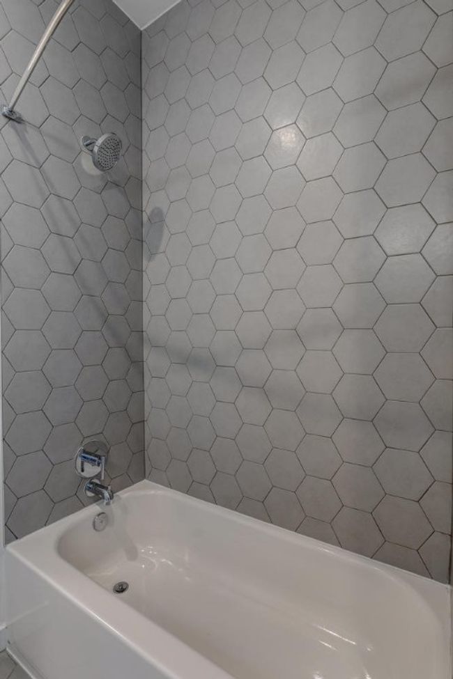APT-233 - 800 Embassy Dr, Condo with 1 bedrooms, 1 bathrooms and 1 parking in Austin TX | Image 24