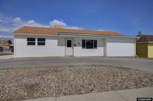 3036 E 8th St, Casper, WY, 82609-2633 | Card Image