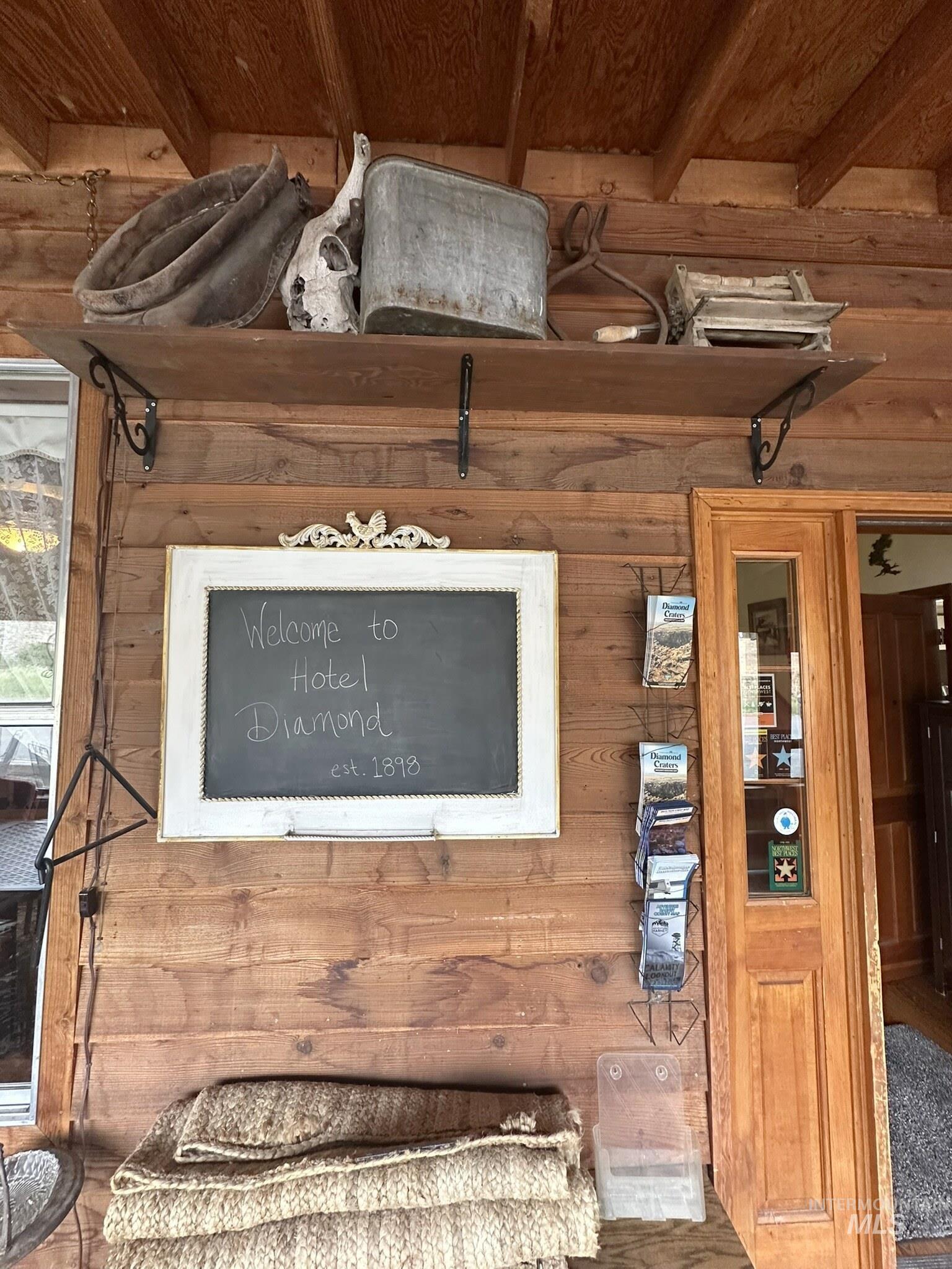 Commercial Sale in Crane 3