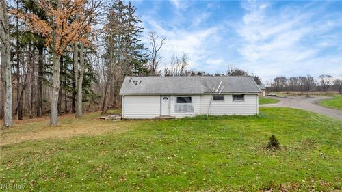 8800 Munson Hill Road, Ashtabula, OH, 44004 | Card Image