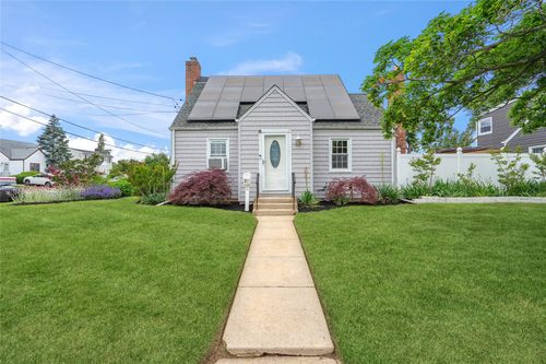 204 Leonard St, North Bellmore, NY, 11710-2549 | Card Image