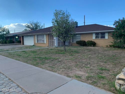 10137 Honolulu Dr, El Paso, TX, 79925-5425 | Card Image