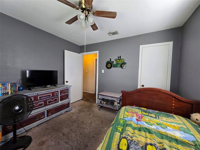 610 E Division St, House other with 3 bedrooms, 2 bathrooms and 3 parking in Edna TX | Image 30