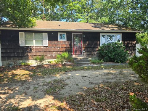 5 Gores Dr, Mastic, NY, 11950-2007 | Card Image
