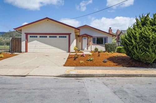 1017 Golden Gate Ave, Half Moon Bay, CA, 94019-1519 | Card Image